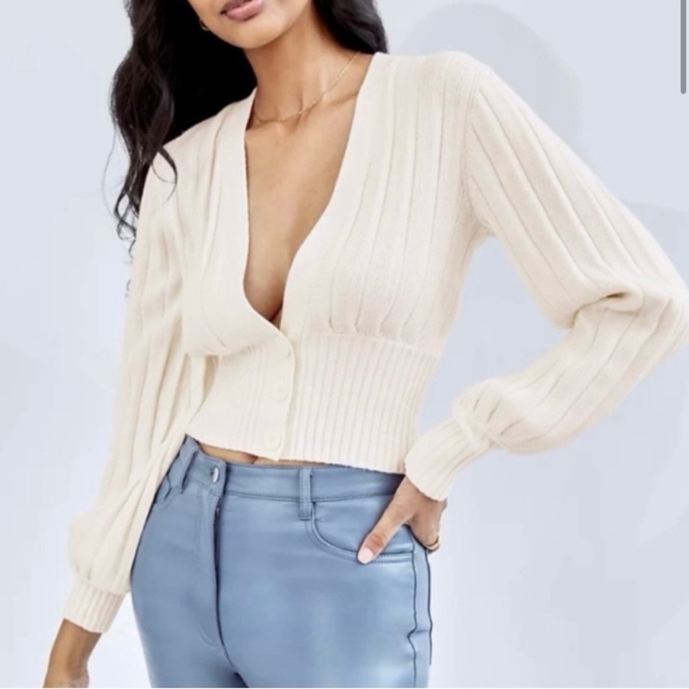 Wilfred Aritzia Merino blend cream plunge cardigan